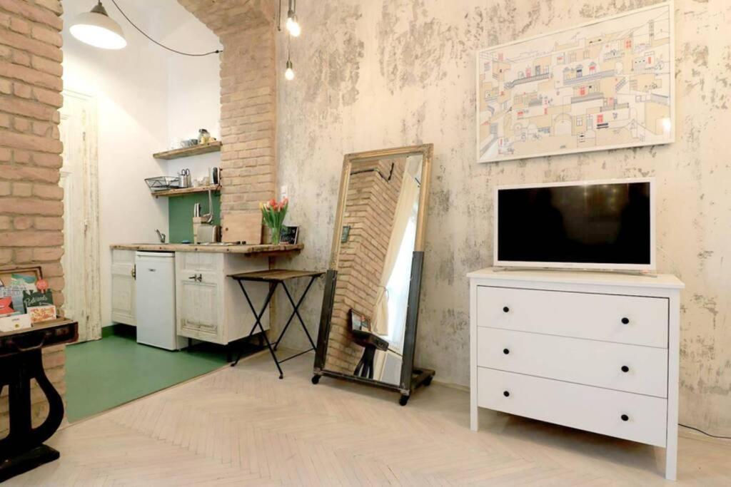 Ferienwohnung Little Corner At The Historic Jewish District With Ac Budapest Exterior foto